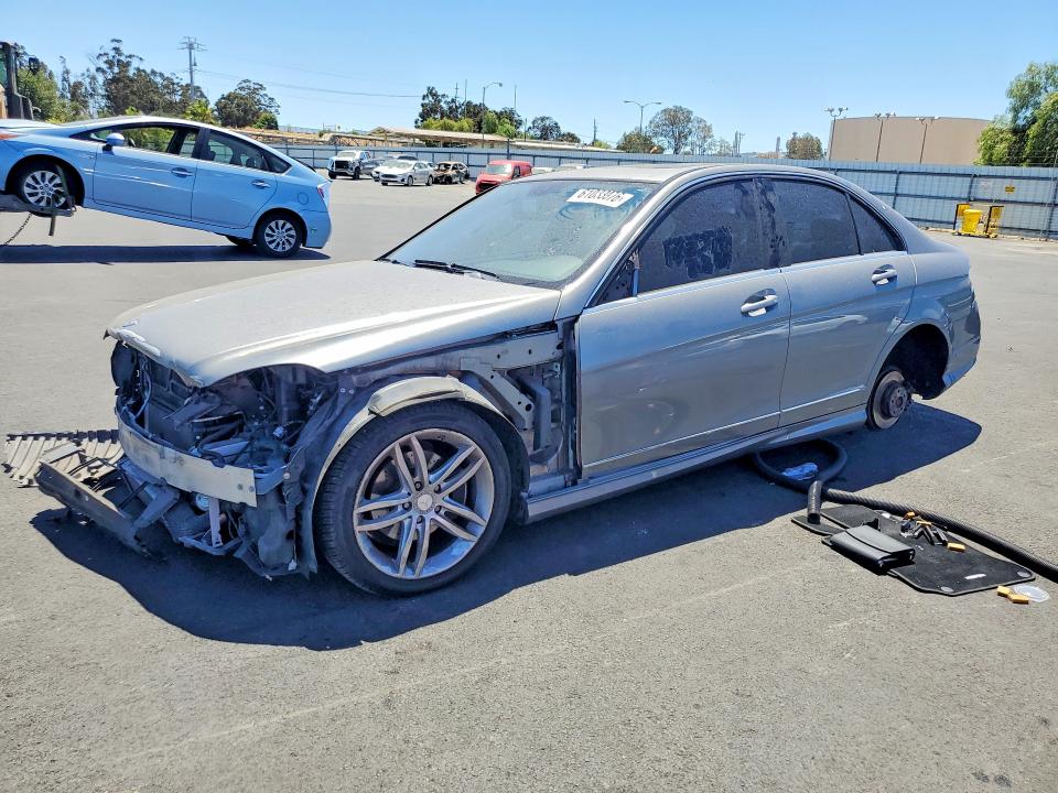Продаж на аукціоні авто 2012 Mercedes-benz C, vin: WDDGF4HB8CR233852, номер лоту: 61033976
