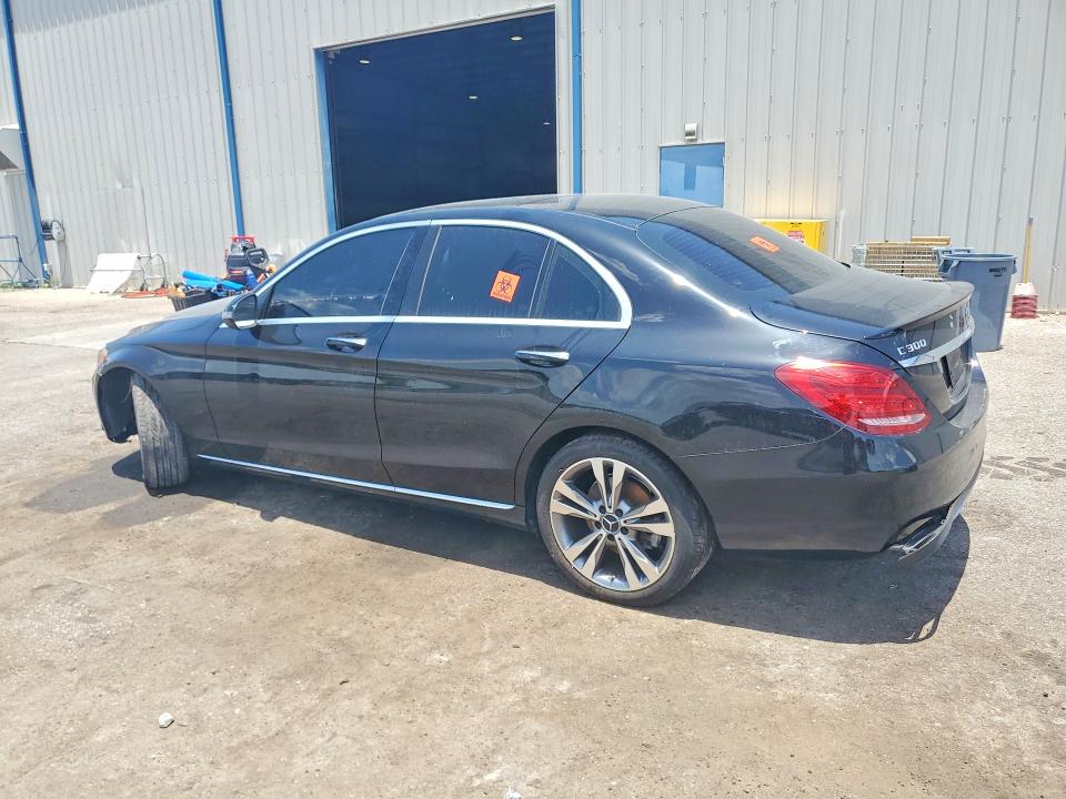 61967836 :رقم المزاد ، 55SWF4JB3GU150307 vin ، 2016 Mercedes-benz C مزاد بيع
