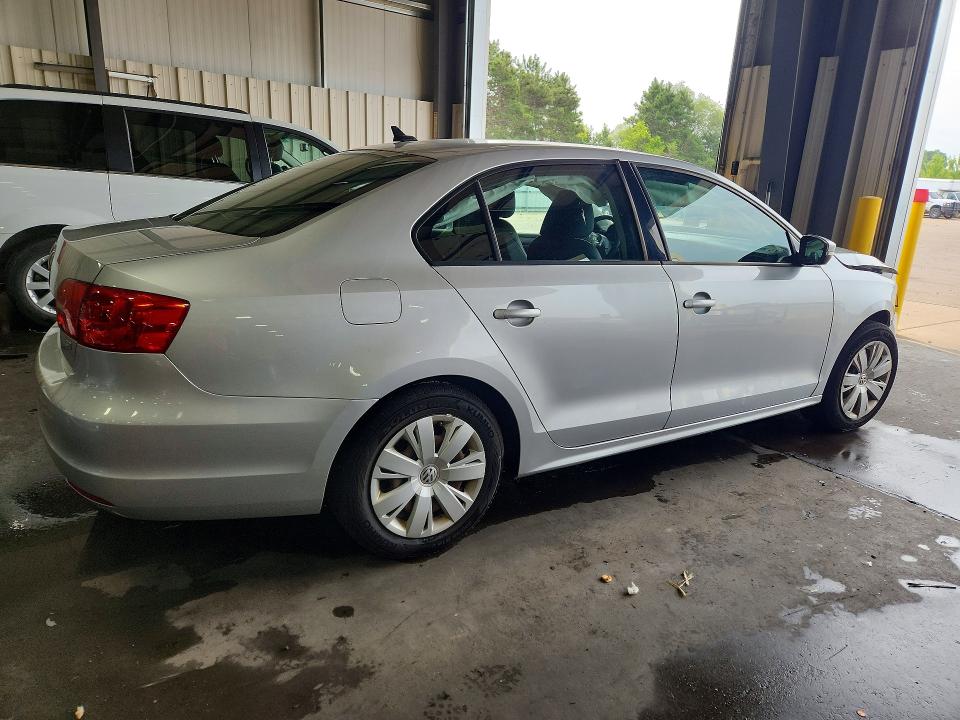 62796706 :رقم المزاد ، 3VWD07AJ4EM215223 vin ، 2014 Volkswagen Jetta مزاد بيع