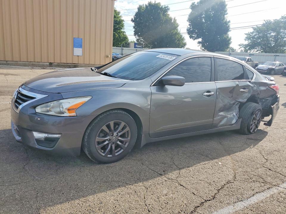 Продажа на аукционе авто 2015 Nissan Altima, vin: 1N4AL3APXFC464709, номер лота: 62426106