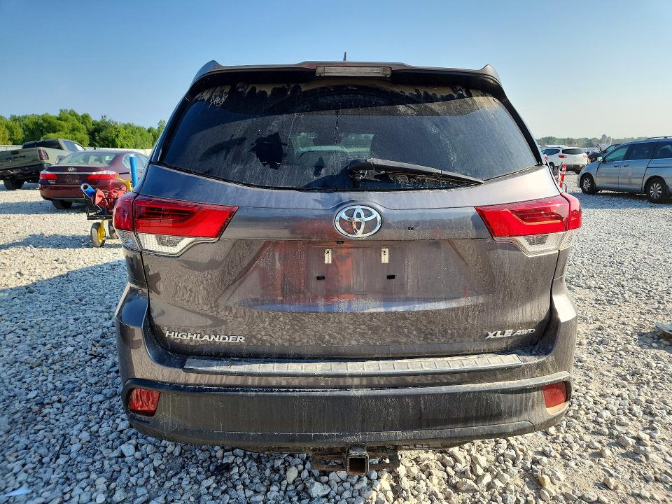 2019 Toyota Highlander მანქანა იყიდება აუქციონზე, vin: 5TDJZRFH5KS589137, აუქციონის ნომერი: 63015886