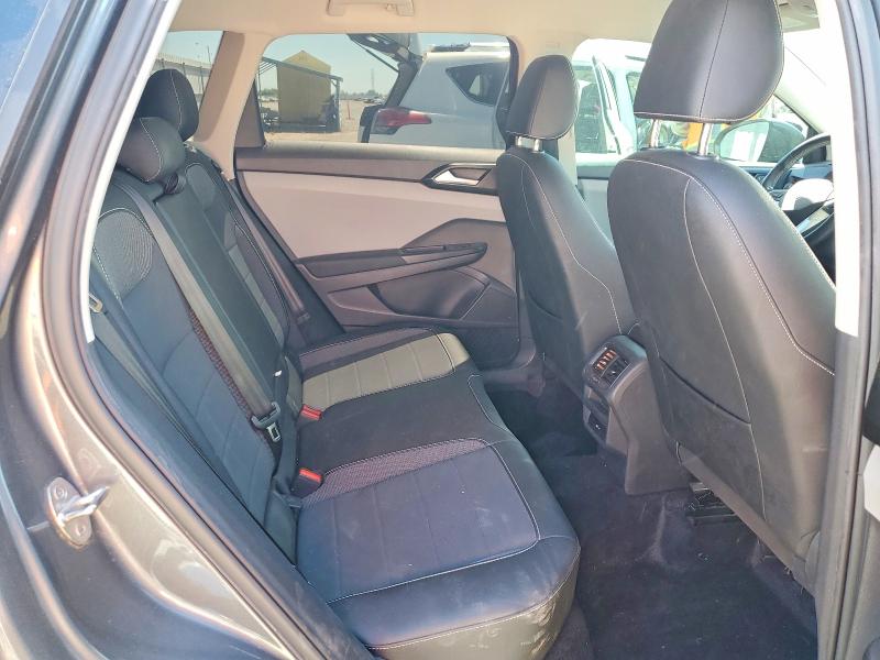 60425336 :رقم المزاد ، 3VVWX7B21NM078855 vin ، 2022 Volkswagen Taos مزاد بيع