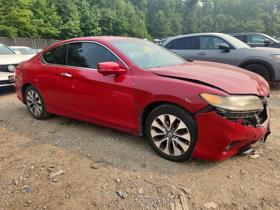 Продажа на аукционе авто 2015 Honda Accord, vin: 1HGCT1B84FA011780, номер лота: 61069836