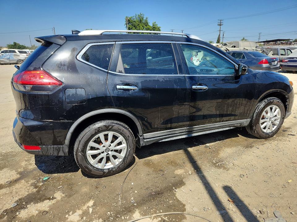 62785996 :رقم المزاد ، KNMAT2MV4HP568557 vin ، 2017 Nissan Rogue مزاد بيع
