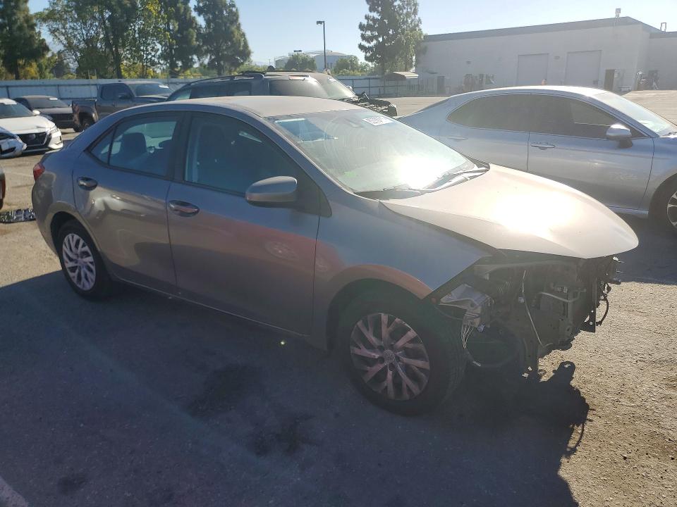 Продаж на аукціоні авто 2018 Toyota Corolla, vin: 5YFBURHE6JP832029, номер лоту: 60235786