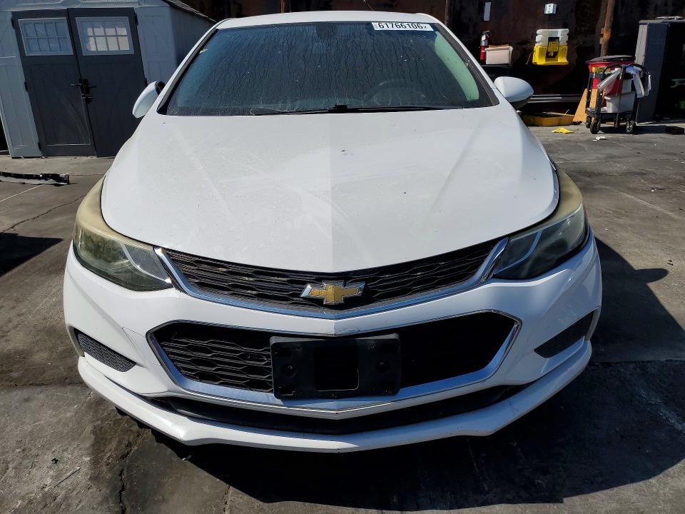 61766106 :رقم المزاد ، 3G1BE6SM2HS551427 vin ، 2017 Chevrolet Cruze مزاد بيع