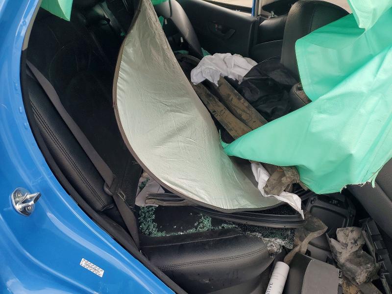 61882776 :رقم المزاد ، KM8K6CABXNU884341 vin ، 2022 Hyundai Kona مزاد بيع