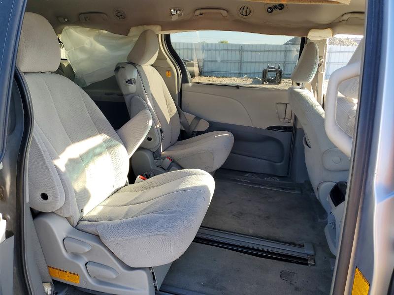 63214206 :رقم المزاد ، 5TDKK3DC5CS191506 vin ، 2012 Toyota Sienna مزاد بيع