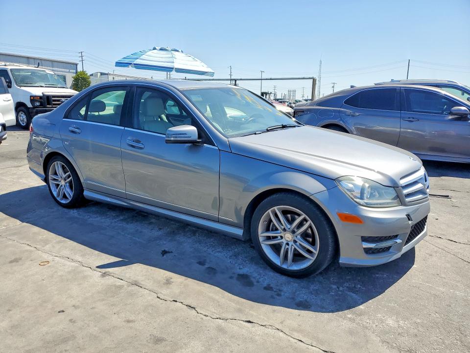 2014 Mercedes-benz C მანქანა იყიდება აუქციონზე, vin: WDDGF4HB0EA965961, აუქციონის ნომერი: 62762506