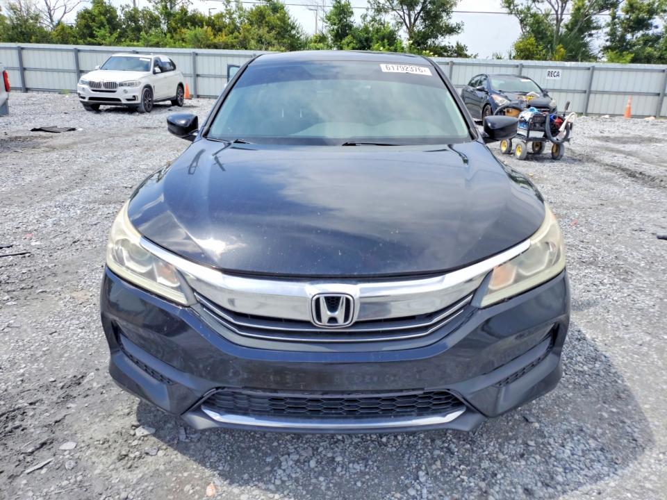 61792376 :رقم المزاد ، 1HGCR2F38HA255115 vin ، 2017 Honda Accord مزاد بيع