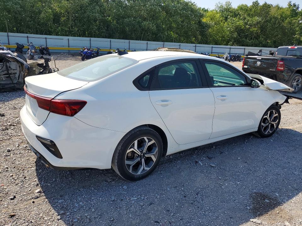 61812916 :رقم المزاد ، 3KPF24AD2ME327400 vin ، 2021 Kia Forte مزاد بيع