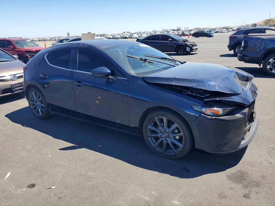 Продажа на аукционе авто 2023 Mazda 3, vin: JM1BPALM4P1611775, номер лота: 62914236