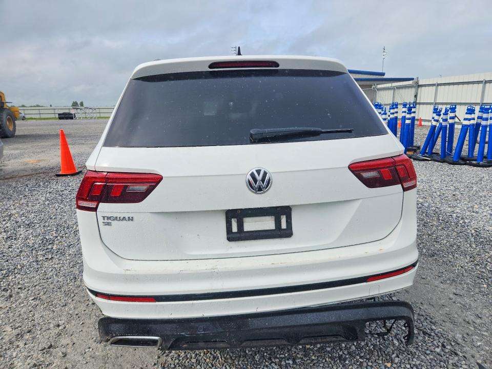 62304526 :رقم المزاد ، 3VV3B7AX6MM074667 vin ، 2021 Volkswagen Tiguan مزاد بيع
