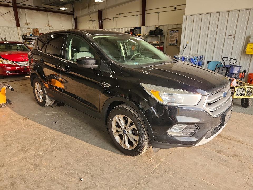 2017 Ford Escape მანქანა იყიდება აუქციონზე, vin: 1FMCU9G94HUD37068, აუქციონის ნომერი: 61793586