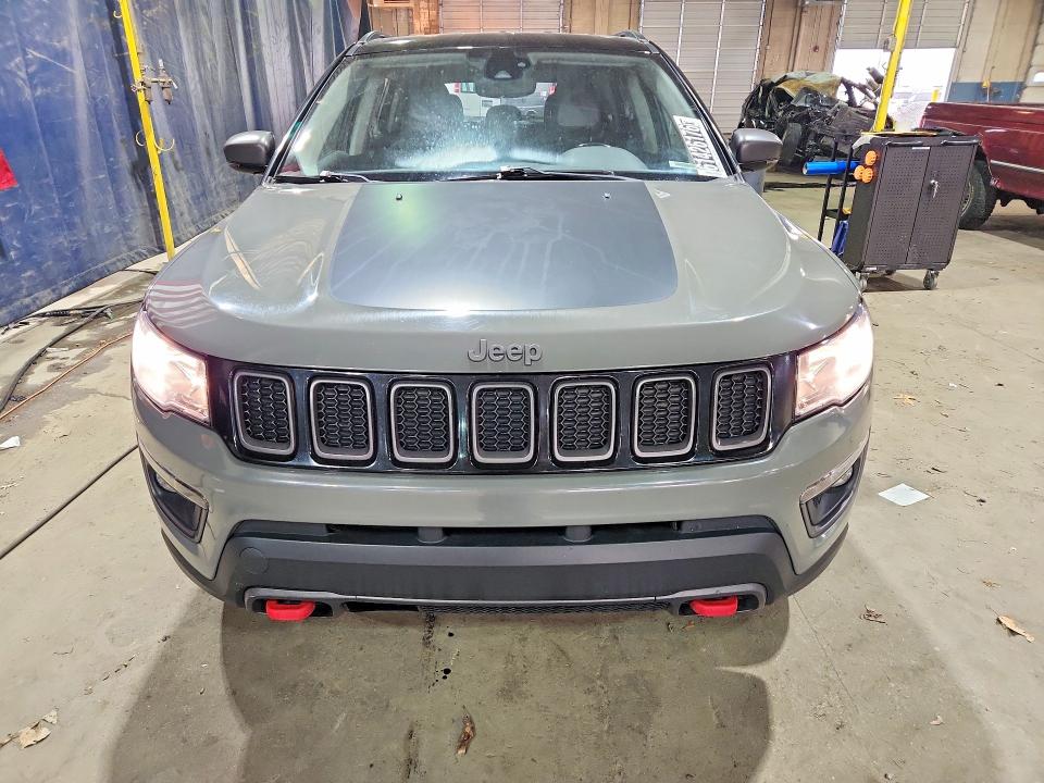 61426176 :رقم المزاد ، 3C4NJDDB4MT598317 vin ، 2021 Jeep Compass مزاد بيع