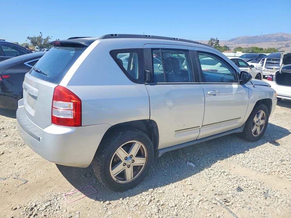 58488396 :رقم المزاد ، 1J4NT4FBXAD558391 vin ، 2010 Jeep Compass مزاد بيع