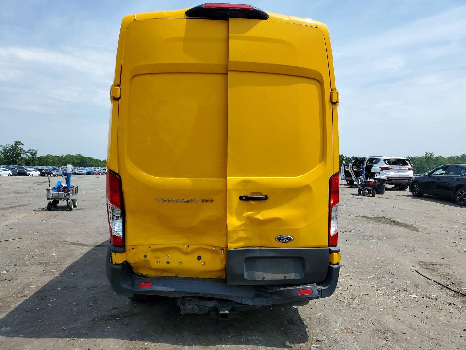 60771466 :رقم المزاد ، 1FTBR1X86MKA25978 vin ، 2021 Ford Transit مزاد بيع