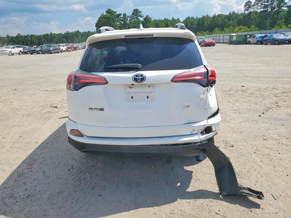 61411746 :رقم المزاد ، 2T3ZFREV3JW457607 vin ، 2018 Toyota Rav4 مزاد بيع