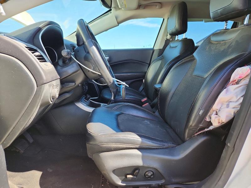 60490846 :رقم المزاد ، 3C4NJCBB3JT134282 vin ، 2018 Jeep Compass مزاد بيع