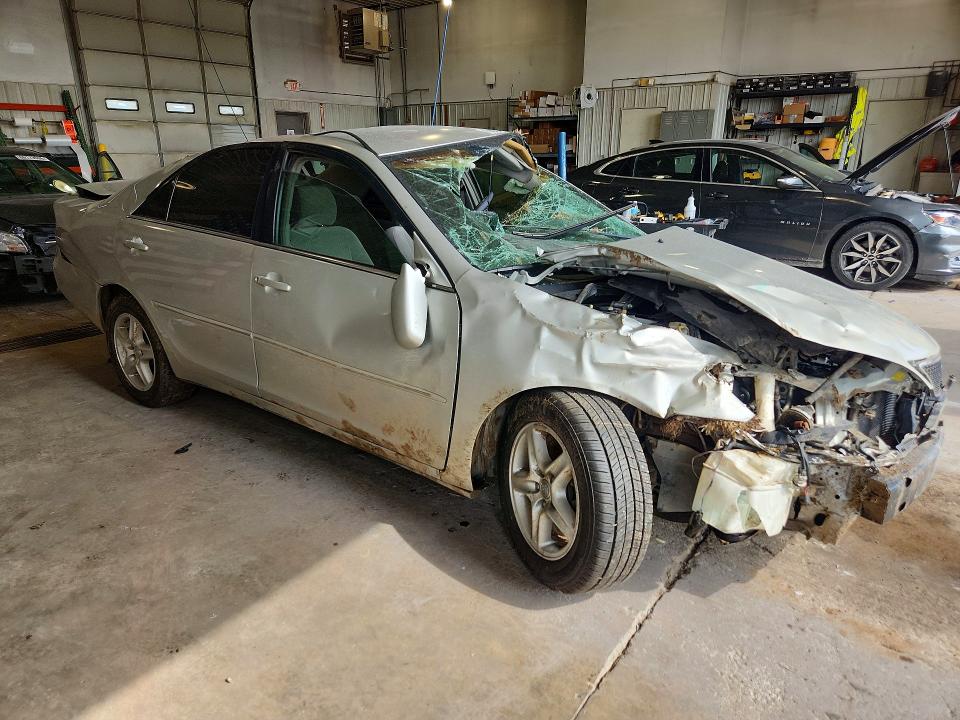 60366576 :رقم المزاد ، 4T1BE32K04U870478 vin ، 2004 Toyota Camry مزاد بيع