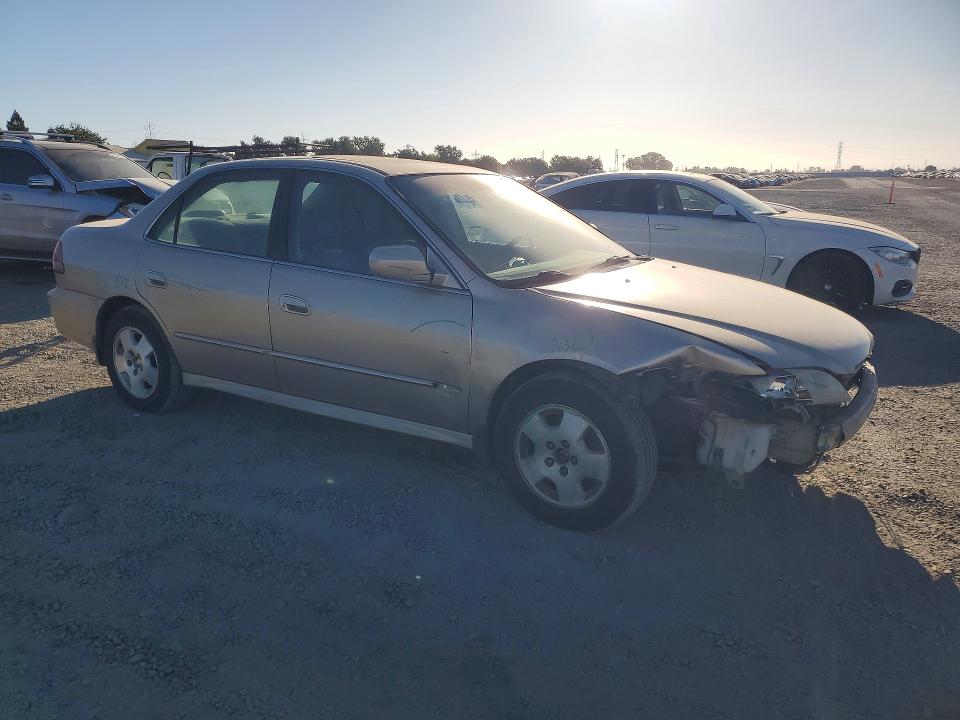 2001 Honda Accord მანქანა იყიდება აუქციონზე, vin: 1HGCG16541A008892, აუქციონის ნომერი: 61584706