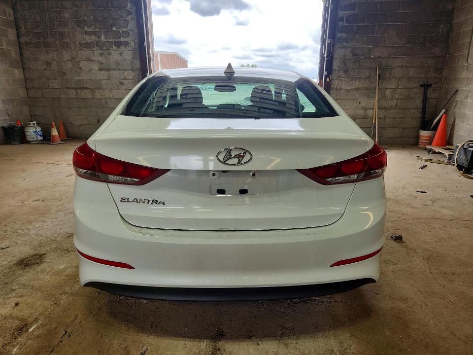 60153696 :رقم المزاد ، 5NPD84LF2JH380819 vin ، 2018 Hyundai Elantra مزاد بيع