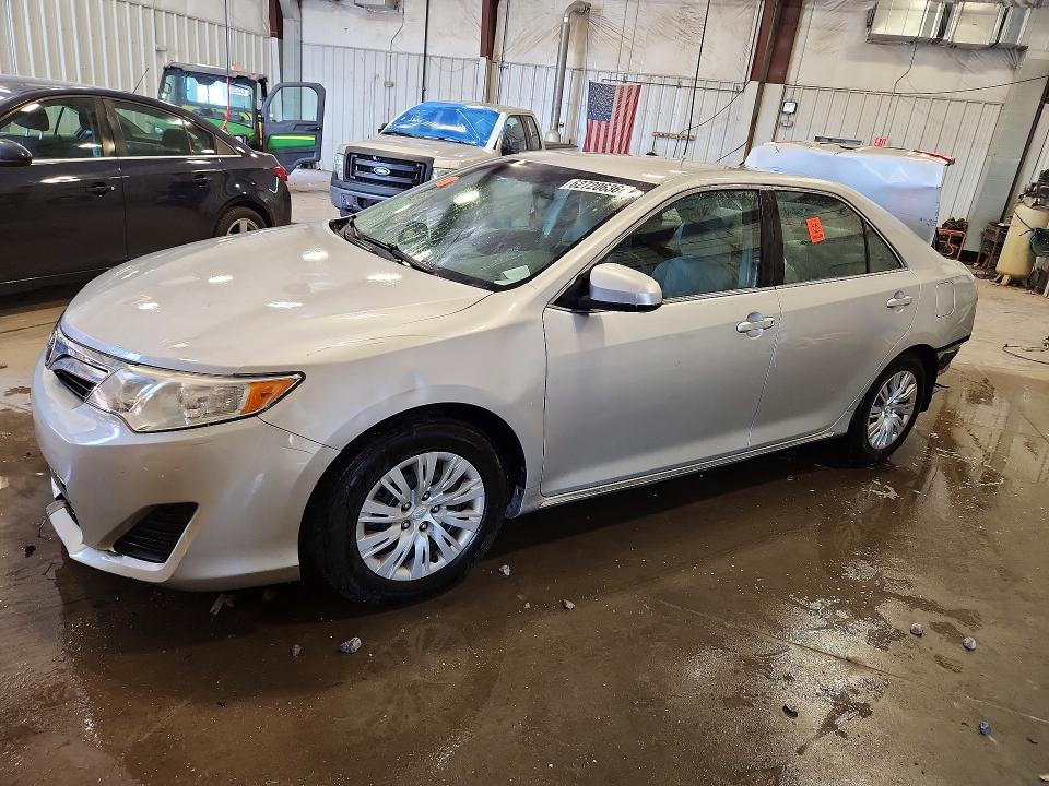 2014 Toyota Camry მანქანა იყიდება აუქციონზე, vin: 4T4BF1FKXER380147, აუქციონის ნომერი: 62720636