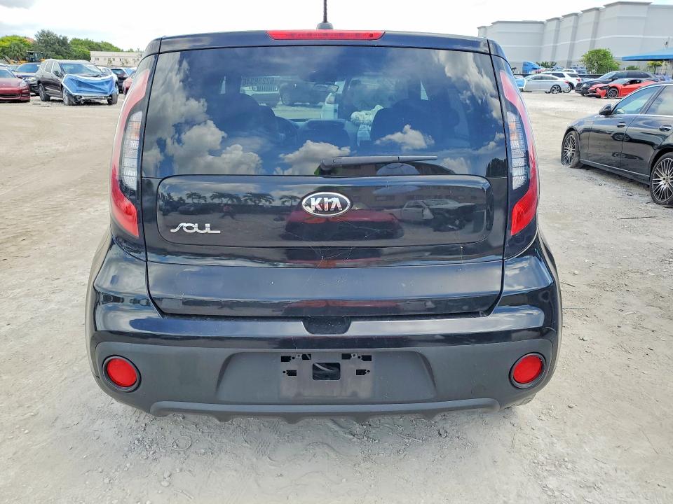 62238346 :رقم المزاد ، KNDJN2A27H7885480 vin ، 2017 Kia Soul مزاد بيع