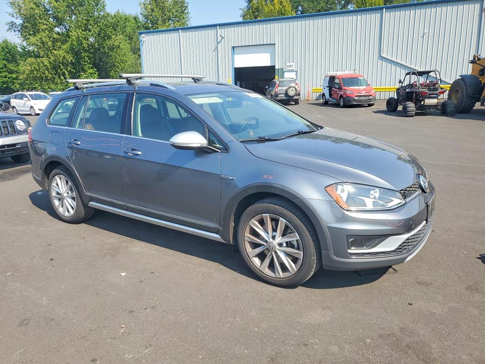 2017 Volkswagen Golf Alltrack მანქანა იყიდება აუქციონზე, vin: 3VWH17AU0HM521008, აუქციონის ნომერი: 61802246