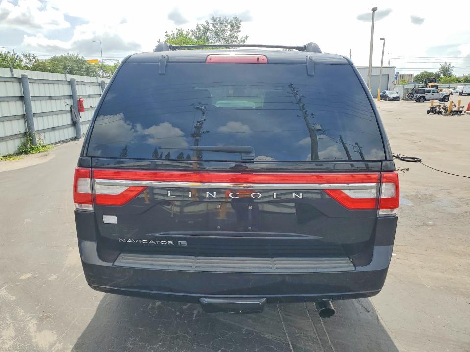 59633496 :رقم المزاد ، 5LMJJ3JT5HEL08932 vin ، 2017 Lincoln Navigator مزاد بيع