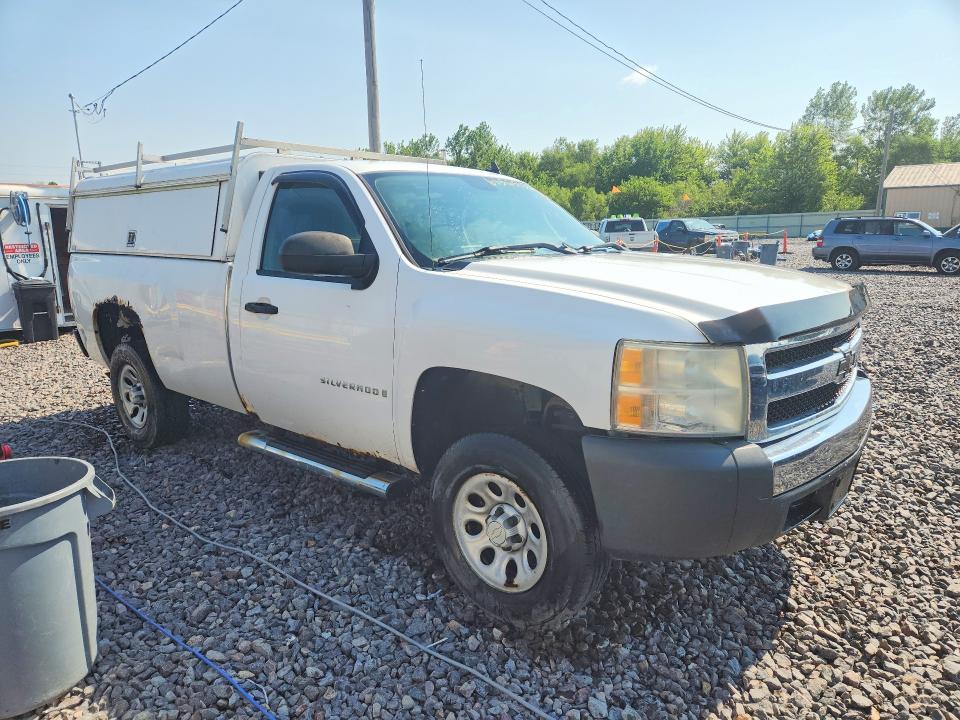 Продажа на аукционе авто 2007 Chevrolet Silverado, vin: 1GCEC14XX7Z639762, номер лота: 61565136