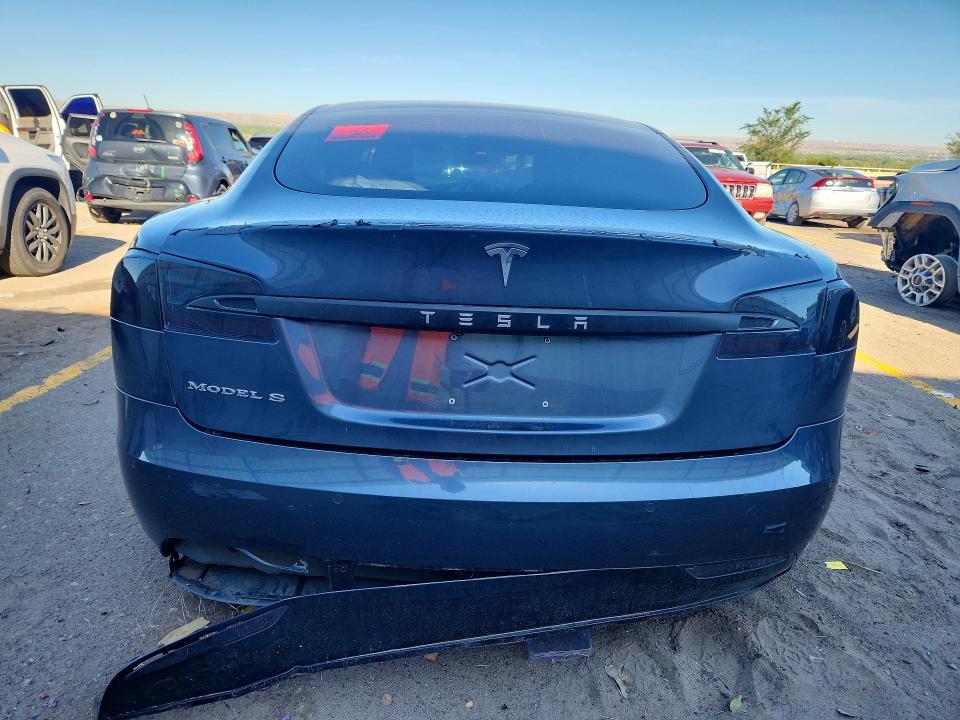 62875376 :رقم المزاد ، 5YJSA1E22JF257654 vin ، 2018 Tesla Model S مزاد بيع