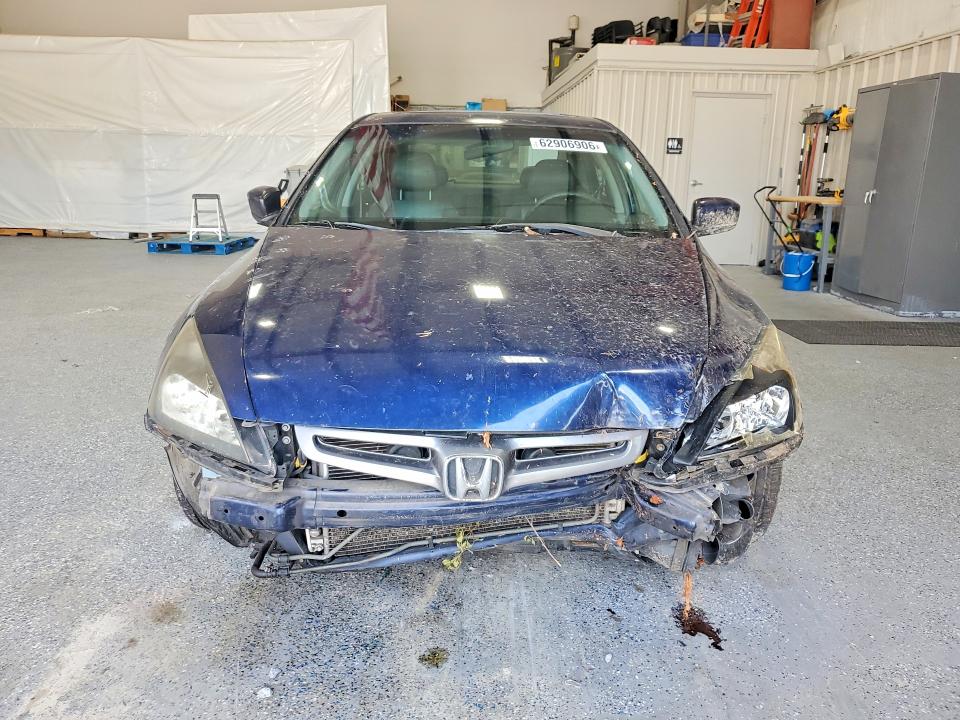 62906906 :رقم المزاد ، 1HGCM66584A010591 vin ، 2004 Honda Accord مزاد بيع