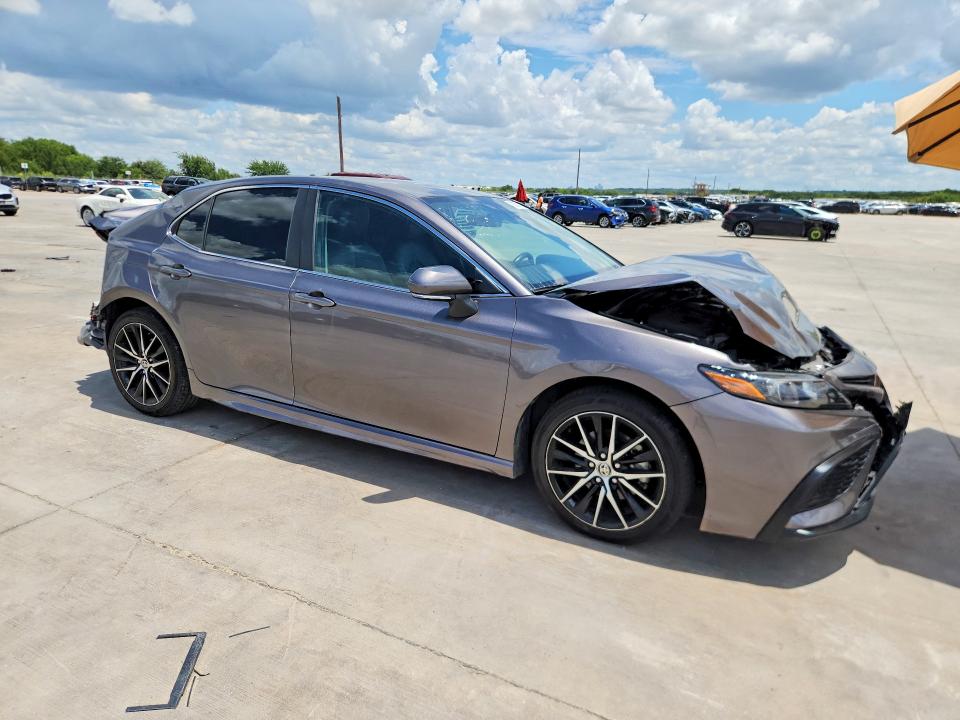 2024 Toyota Camry მანქანა იყიდება აუქციონზე, vin: 4T1G11AK0RU881379, აუქციონის ნომერი: 60570116