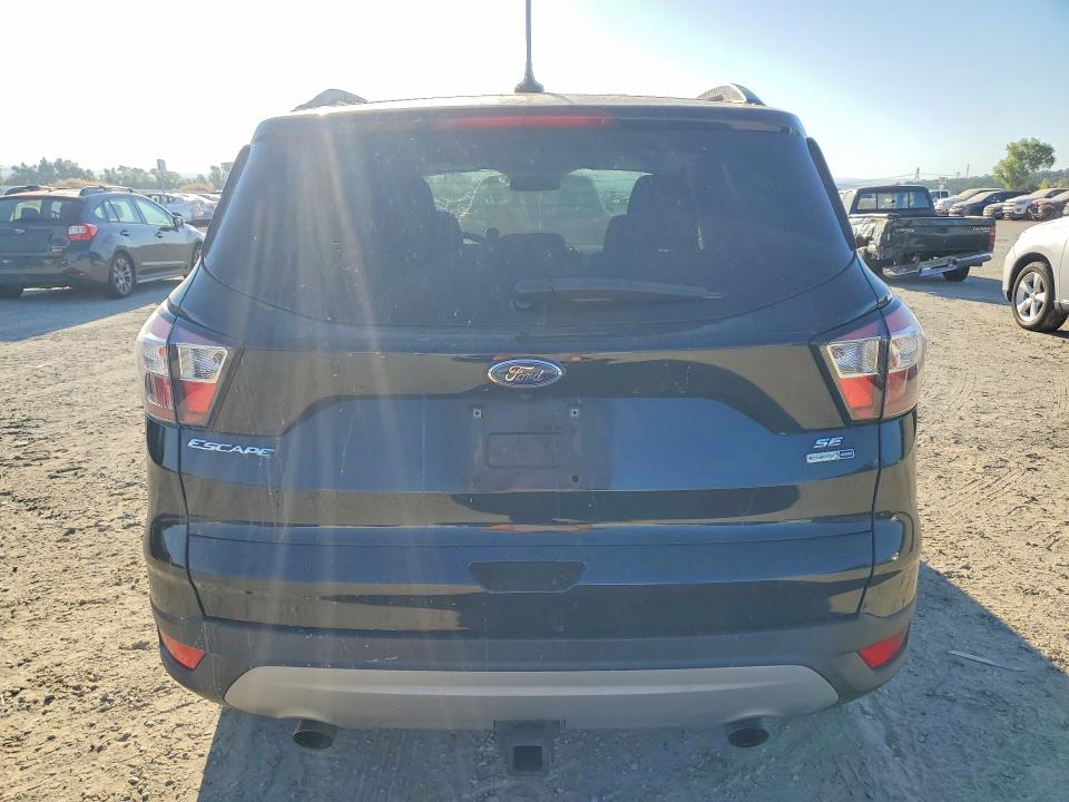 Продажа на аукционе авто 2018 Ford Escape, vin: 1FMCU9GD3JUA99482, номер лота: 60475556
