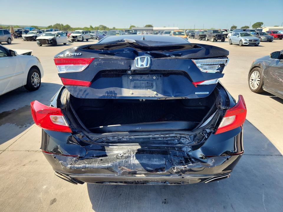 62780246 :رقم المزاد ، 1HGCV1F99JA120693 vin ، 2018 Honda Accord مزاد بيع