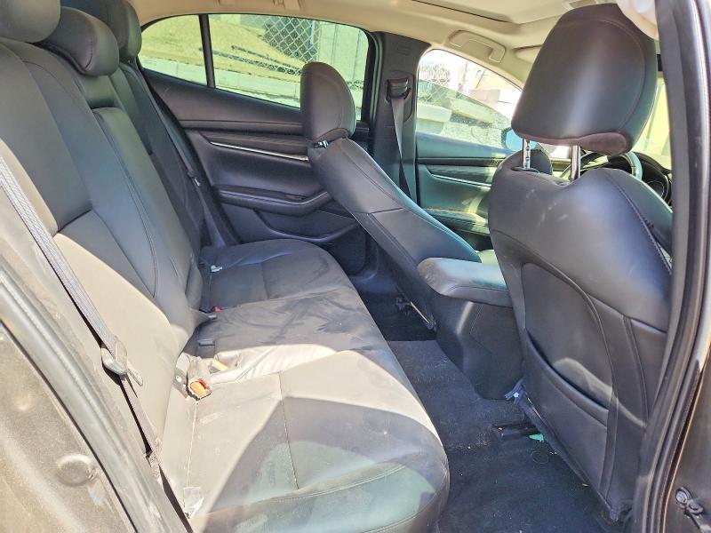 60707346 :رقم المزاد ، 3MZBPBCM6MM208530 vin ، 2021 Mazda 3 مزاد بيع