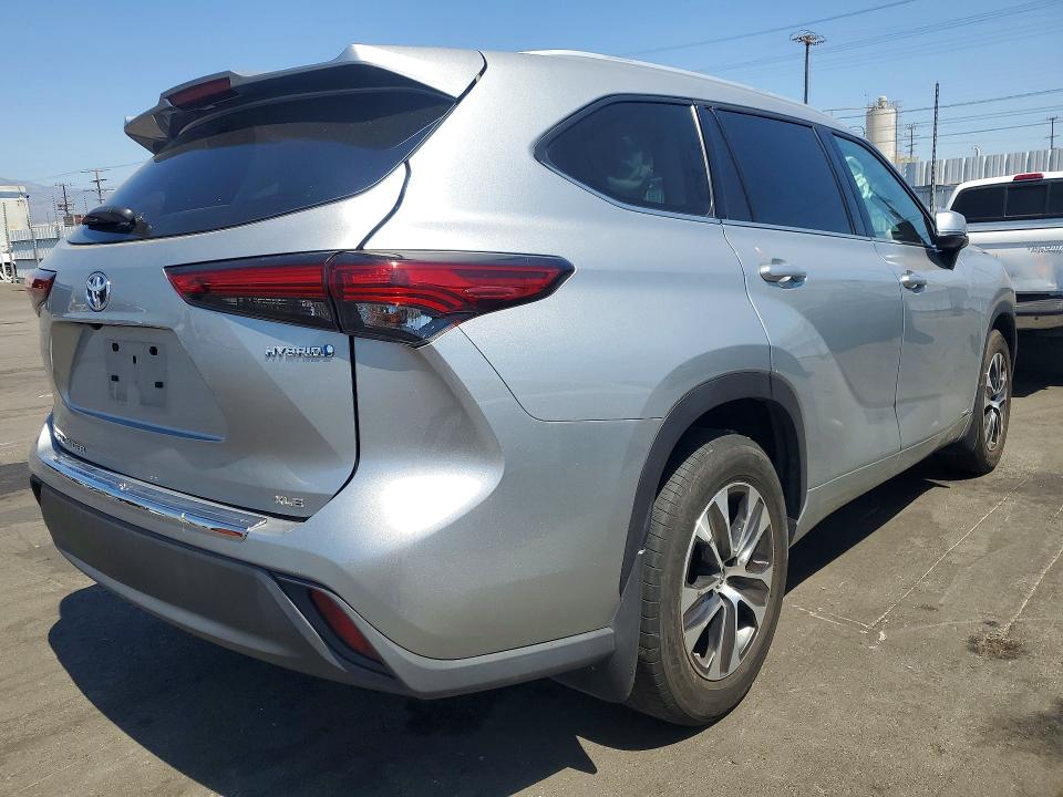 61984796 :رقم المزاد ، 5TDHBRCH5NS557834 vin ، 2022 Toyota Highlander Hybrid مزاد بيع