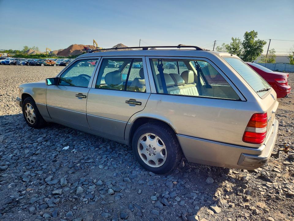 61929746 :رقم المزاد ، WDBEA92E4SF319352 vin ، 1995 Mercedes-benz E مزاد بيع
