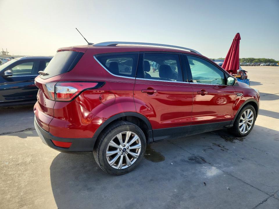 2017 Ford Escape მანქანა იყიდება აუქციონზე, vin: 1FMCU0JD7HUD83082, აუქციონის ნომერი: 61847826