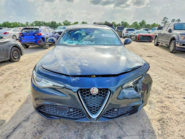 Aukcja sprzedaży 2017 Alfa Romeo Giulia, vin: ZARFAEEN3H7557275, numer aukcji: 61232576