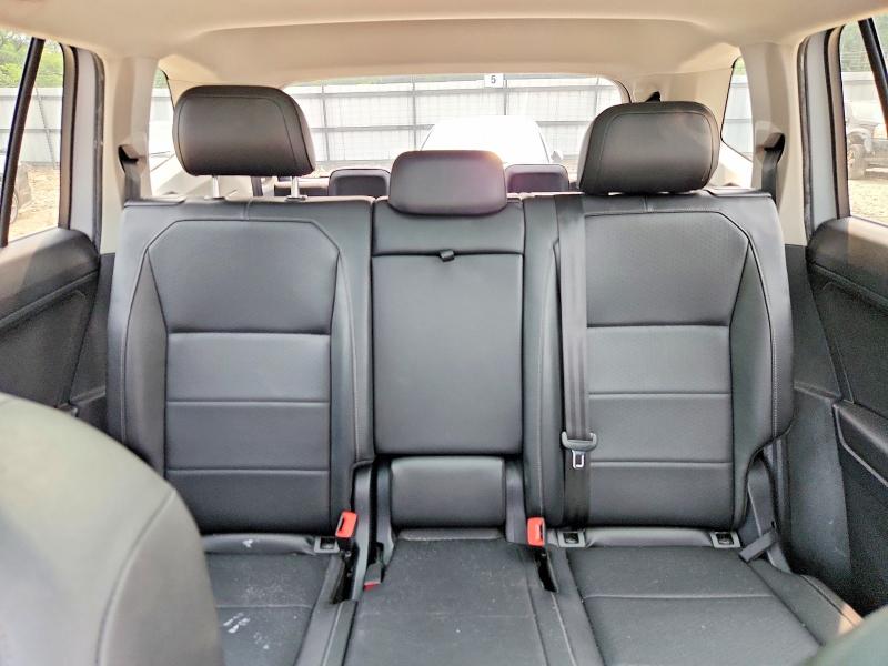 60611626 :رقم المزاد ، 3VV3B7AX6KM041455 vin ، 2019 Volkswagen Tiguan مزاد بيع