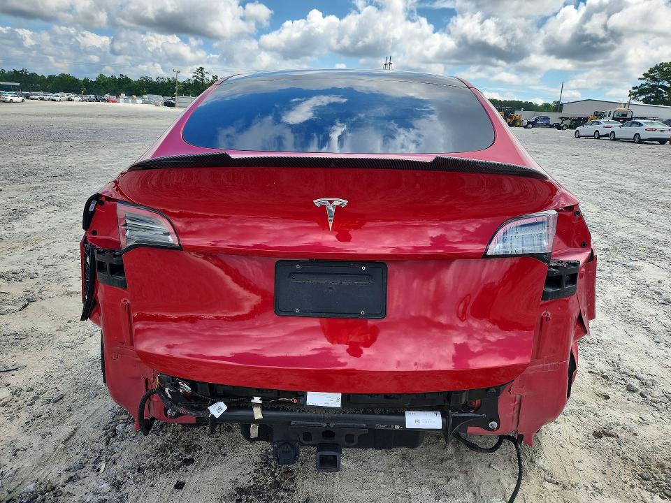 60842486 :رقم المزاد ، 5YJYGDEE6MF117955 vin ، 2021 Tesla Model Y مزاد بيع
