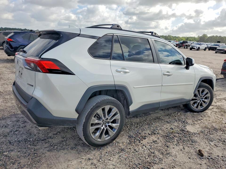 Продажа на аукционе авто 2022 Toyota Rav4, vin: 2T3Y1RFV3NW197742, номер лота: 62601256