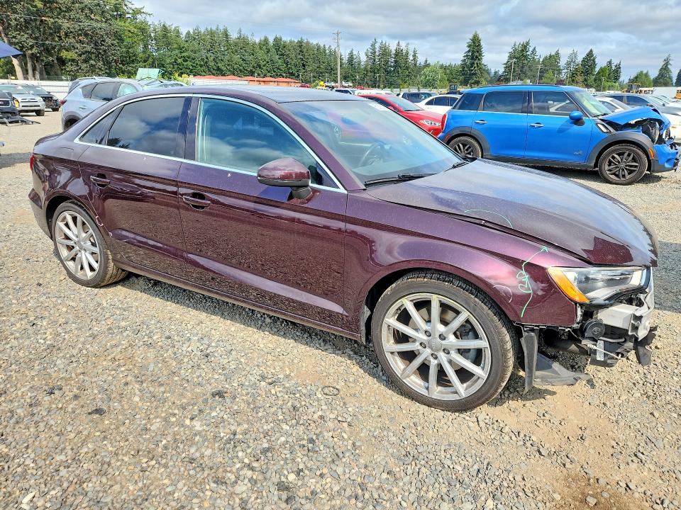 62106156 :رقم المزاد ، WAUEFGFF2F1050004 vin ، 2015 Audi A3 مزاد بيع