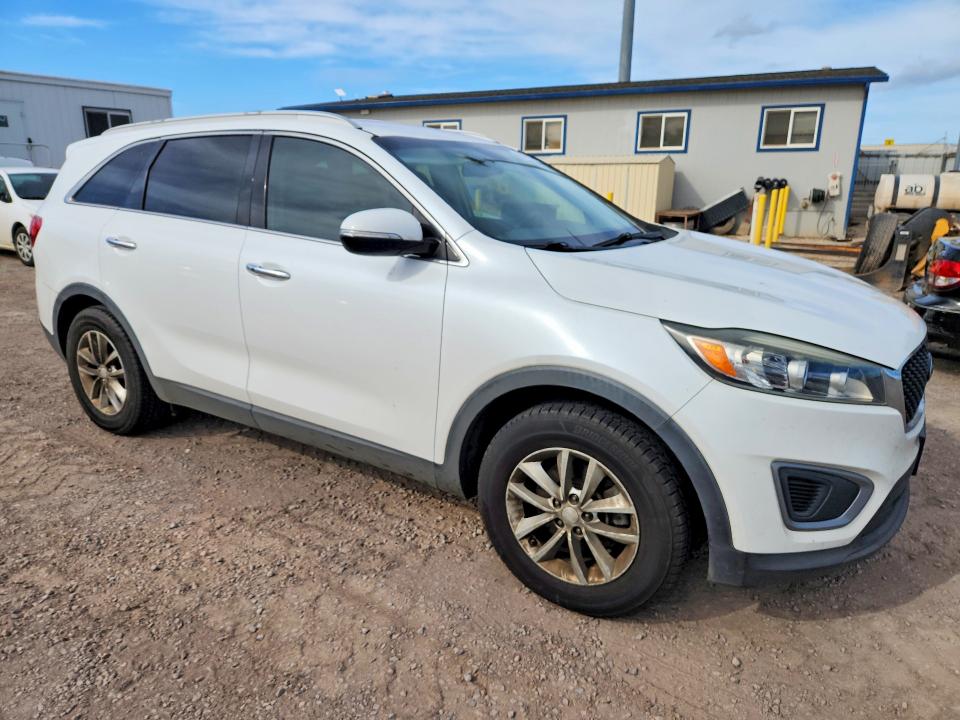 60705846 :رقم المزاد ، 5XYPG4A35HG286153 vin ، 2017 Kia Sorento مزاد بيع