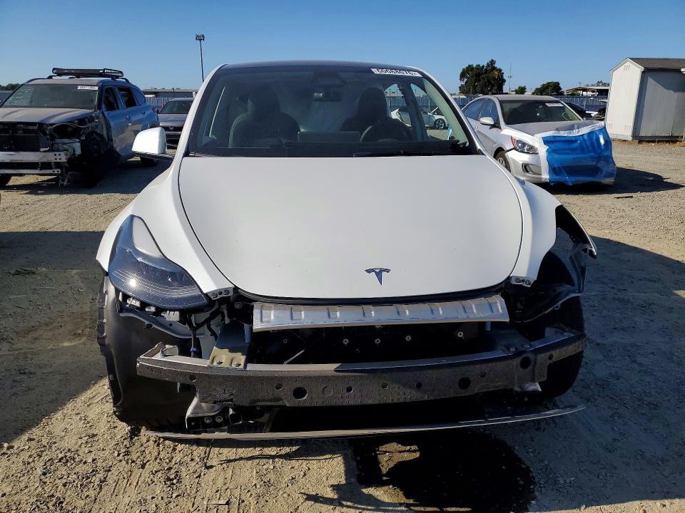 2024 Tesla Model Y მანქანა იყიდება აუქციონზე, vin: 7SAYGDED0RF055177, აუქციონის ნომერი: 60688076