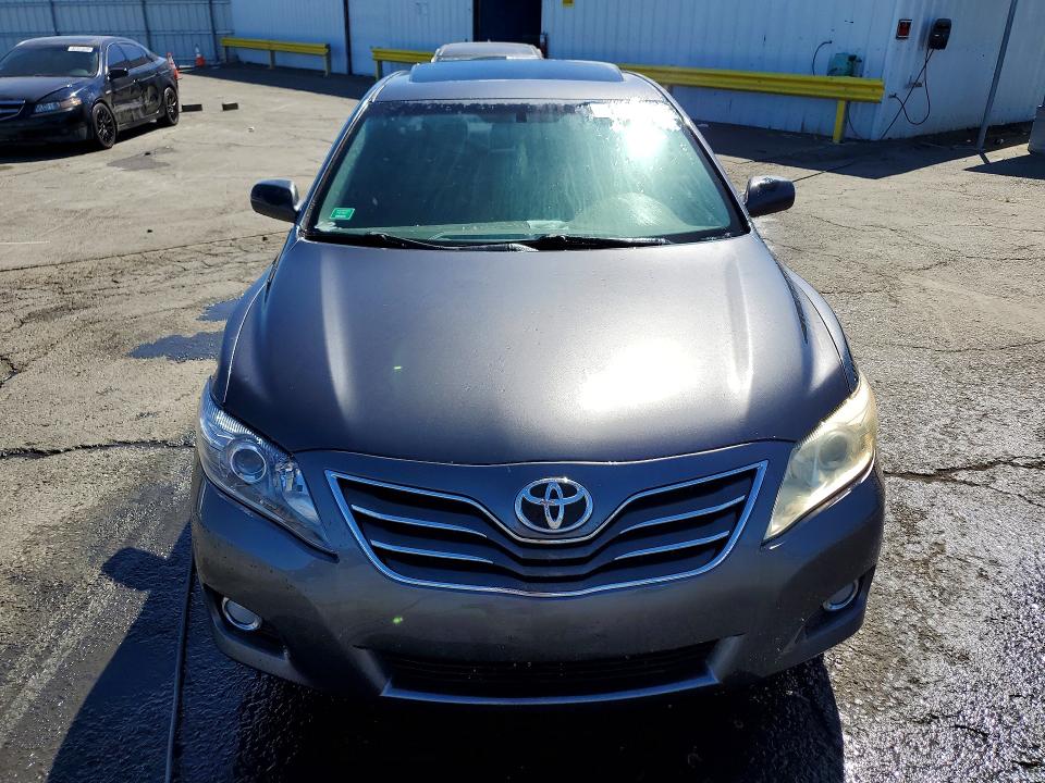2011 Toyota Camry მანქანა იყიდება აუქციონზე, vin: 4T1BF3EK3BU636891, აუქციონის ნომერი: 64246266