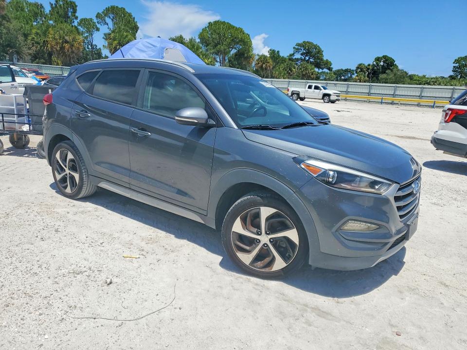 62439836 :رقم المزاد ، KM8J3CA22HU539474 vin ، 2017 Hyundai Tucson مزاد بيع