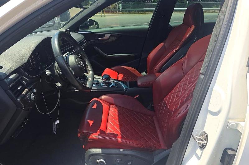 Продажа на аукционе авто 2019 Audi S4, vin: WAUC4AF41KA053138, номер лота: 61753896